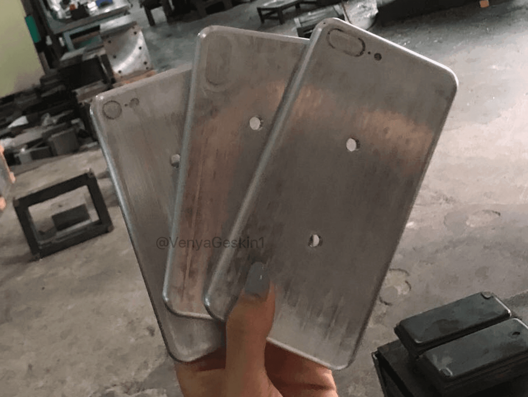 New iPhone 8 (Edition) Molds Leak Online