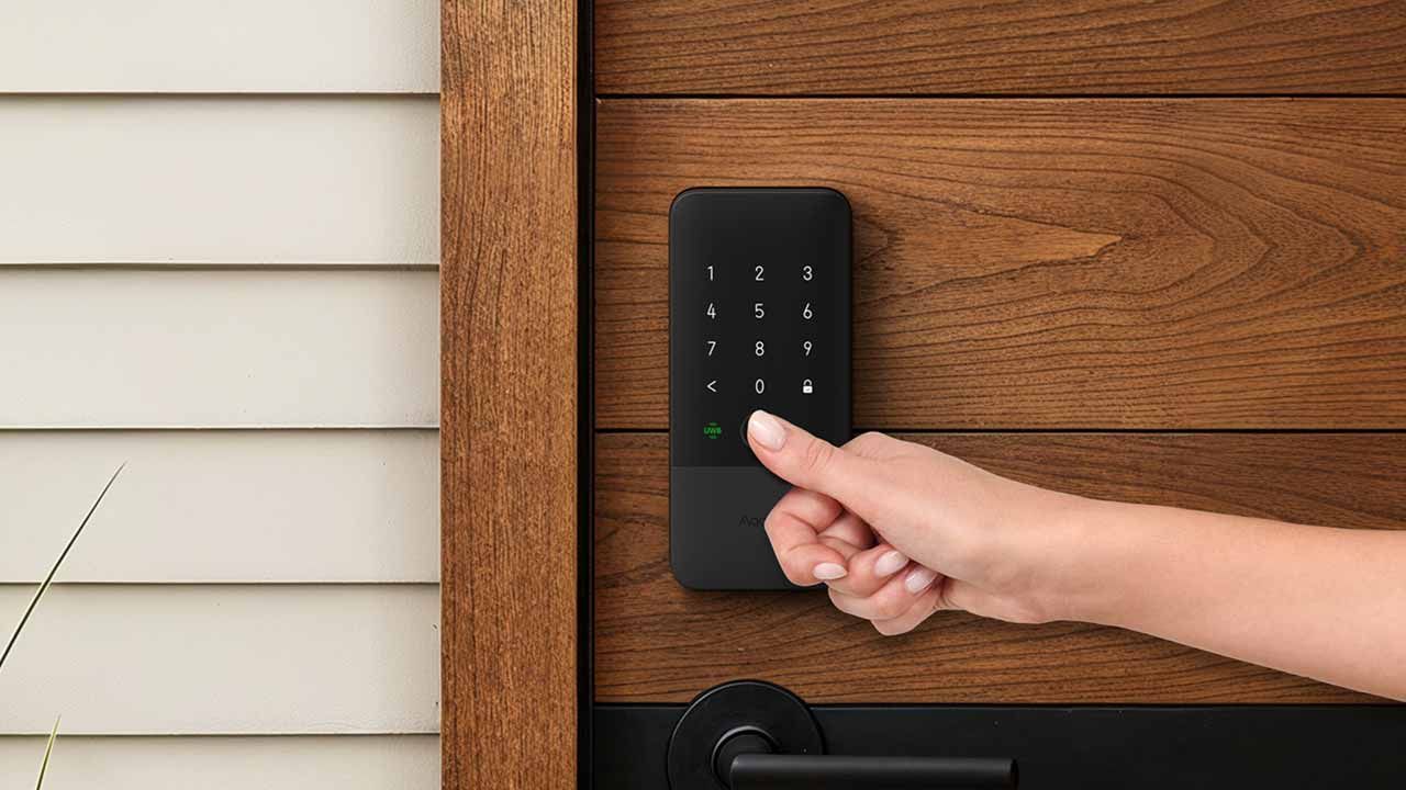 Aqara Smart Lock U400 fingerprint reader detail