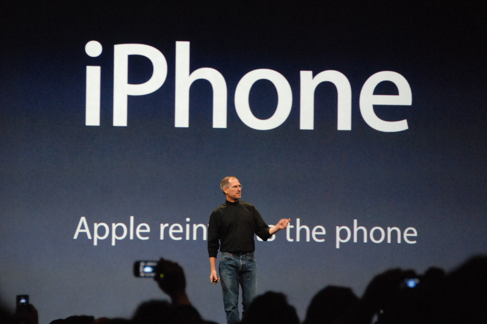 Steve Jobs Unveils the iPhone